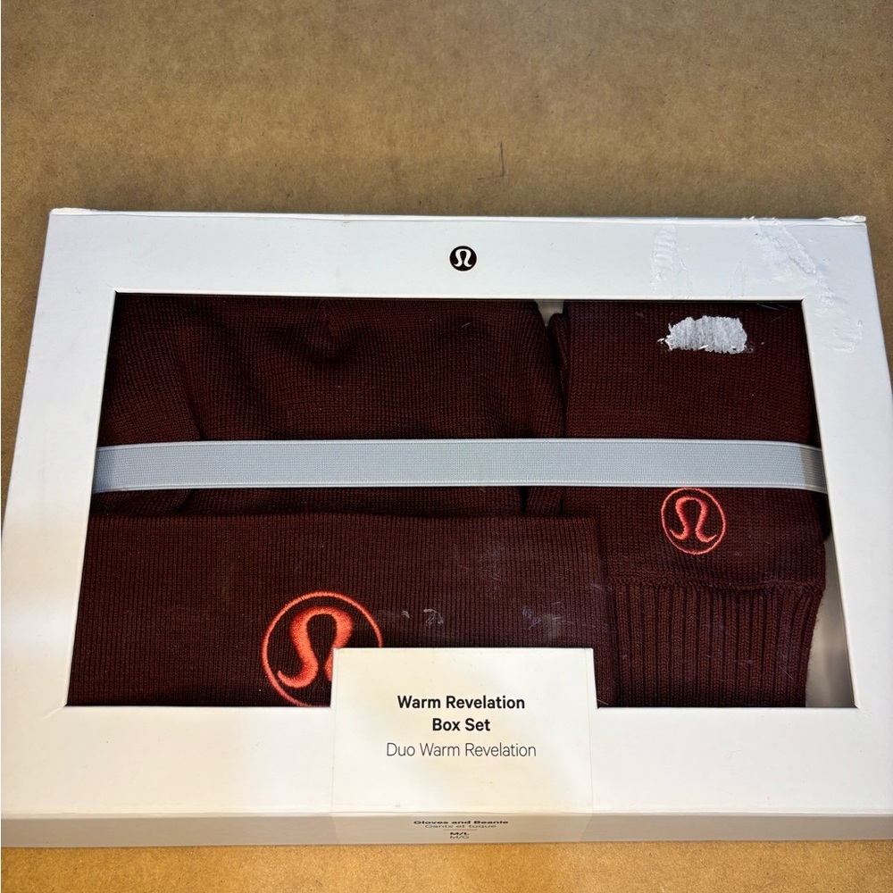 Lululemon Warm Revelation Gift Set- Hat & Gloves